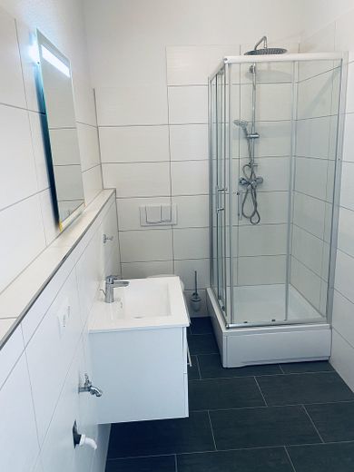 Oase in frisch renoviertem Design Apartment mit Einbauküche inkl. WLAN in TOP zentraler Lage – Foto 12