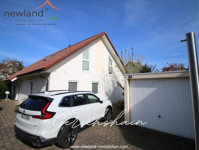 Vielseitiges neuwertiges Einfamilienhaus mit Pool, Garage und Einliegeroption in Gerichshain – Foto 1