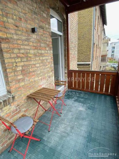 Appartamento moderno e bello di 2 locali, arredato, con balcone nel Westliches Ringgebiet. – f9fdfd488baf20b47a0e966344c0462673d8becb.jpg