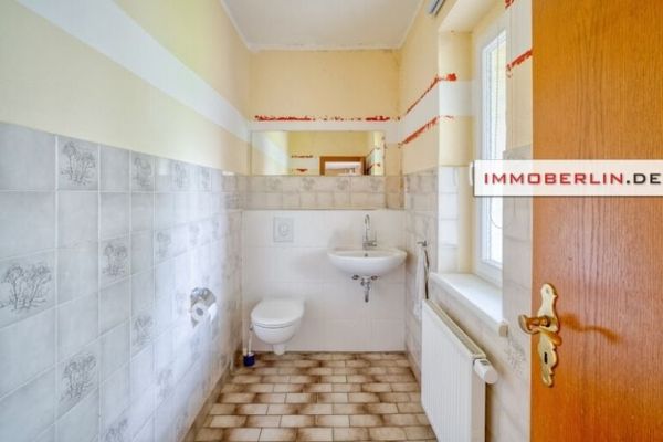 IMMOBERLIN.DE - Versatiles Haus mit Südwestgarten & Nebengebäude für Wohnen & Gewerbe