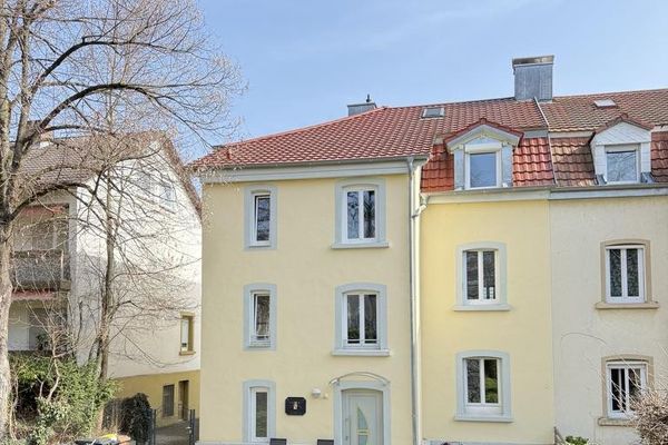 Casa trifamiliare vicina al centro con ampio giardino e vista sull’Hohentwiel – tutti gli appartamenti liberi e disponibili
