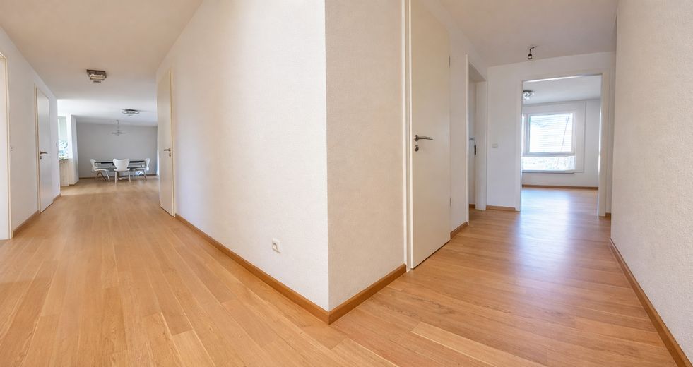 Aileler, evden çalışanlar ve Stuttgart’a gidip gelenler için ideal, 4,5-5 odalı modern yaşam hayali – Flur