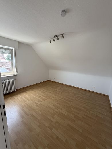 Helle 3-Zimmer-Wohnung mit schönem Ausblick in Hanau-Steinheim – Zimmer 2