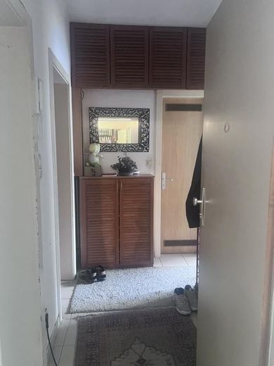 Provisionsfrei vom Eigentümer: Vermietete 2ZKB-EG-Wohnung in Heslach – Kleiner Vorraum
