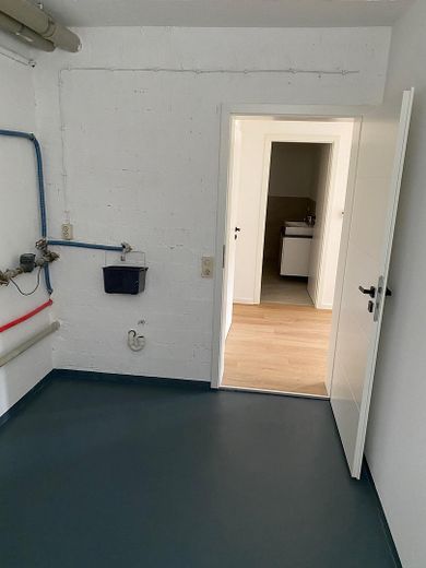 Frisch sanierte 3-Zimmer ETW mit separatem Eingang – Technikraum