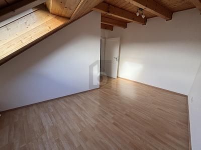 JASNY DWUPOZIOMOWY APARTAMENT Z 2 ANTRESOLAMI – 1791023842_7deade.jpg