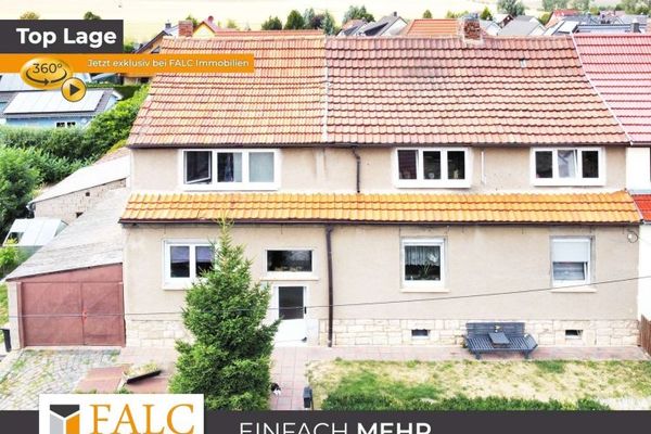 Viel Platz: Wohnen, Arbeiten und Leben: Familienhaus mit außergewöhnlichem Nebengelass in Kerspleben