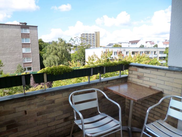 helles, ruhiges Apartment direkt am Volkspark Schöneberg und U-Bahn – Balkon