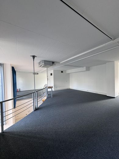 Atelier Wohnung / Gewerbe EG & 3 Wohnungen 2.OG nähe HBF mit Keller und TG STP – Atelier Galerie EG