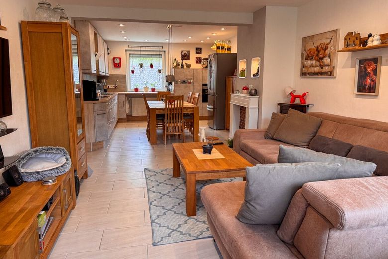 Endlich Raum für alle: 130m² Maisonette mit 4 Schlafzimmern &amp; zwei Garagen in Lüssum-Bockhorn – Wohnzimmmer EG