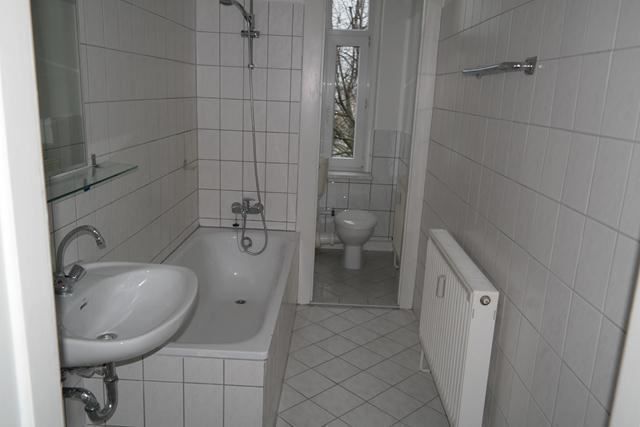Großzügige 2-Zimmer mit Laminat, Wanne und Balkon in zentraler Lage! EBK mgl. – SAM_7661