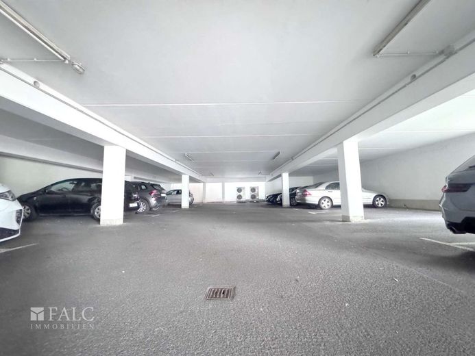 Solides Gewerbeinvestment - Zentrale Lage, starke Mieter, sichere Perspektive – Parkhaus