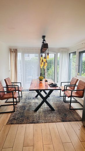 Casa unifamiliare modernizzata con 187 m² di superficie abitabile, 6 locali, garage e giardino, senza intermediario – Foto 23