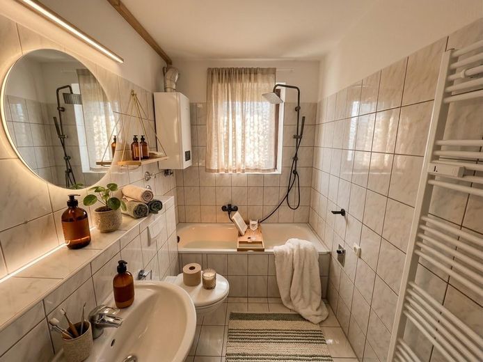 Appartement de 3 pièces à Hannover-Döhren | 80 m² | 2 balcons | sans commission – Badezimmer