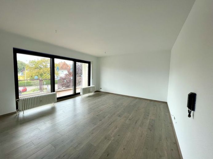 *NEU RENOVIERTE 4 Zimmerwohnung in zentraler Lage in Achern! Geräumig mit 2 Balkone, KFZ-Stellplatz* – Foto 1