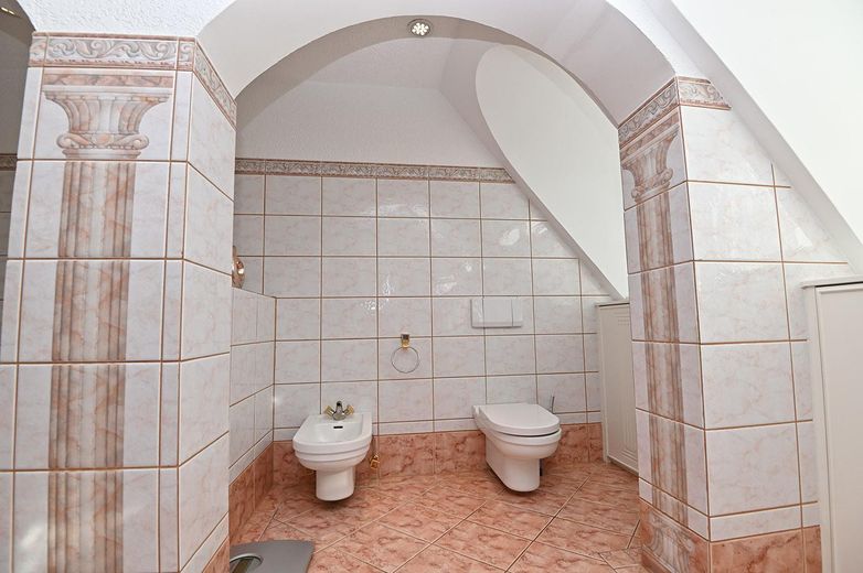 TOP-Villenanwesen in bester Lage von Alt-Oberneuland – Bad
