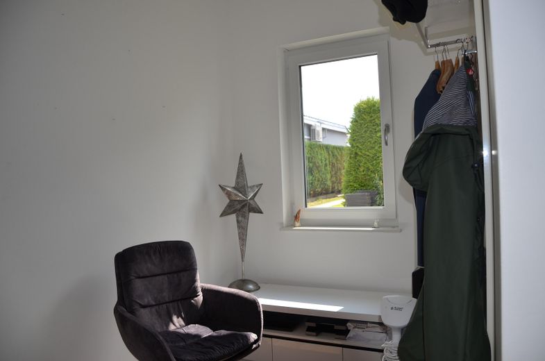 Ankleide/Büro 2