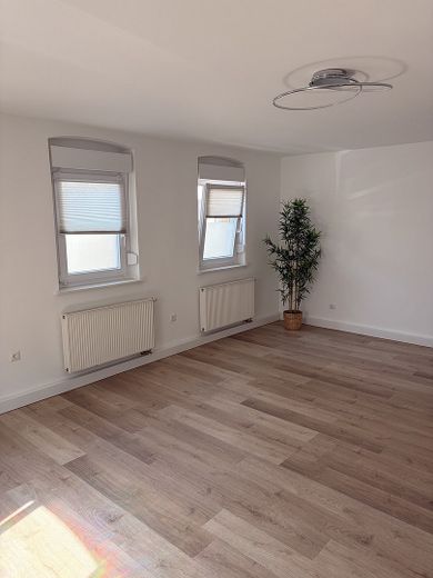 Charmantes Wohnhaus mit Potenzial und großzügigem Raumangebot – Foto 3