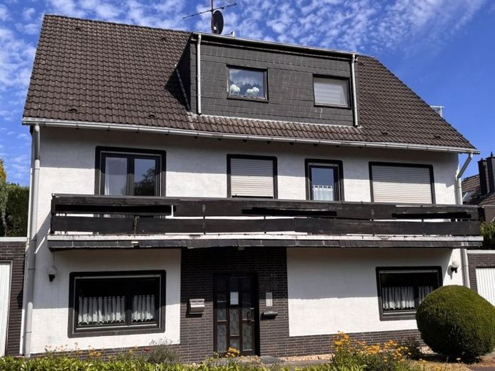 Tanto spazio per la famiglia e le idee: casa bifamiliare con ampio giardino a Ratingen-Homberg – Foto 1