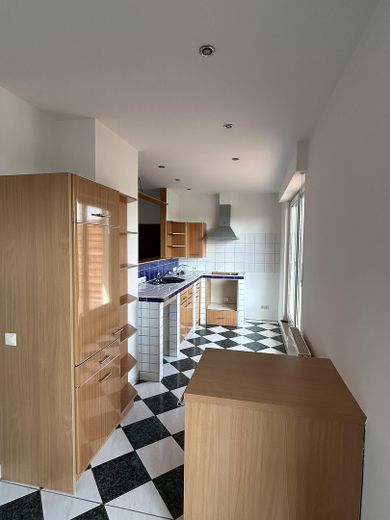 74qm Dachgeschosswohnung mit Phenthouse-Feeling mit 25qm Dachterrasse und Garage optional – Foto 3