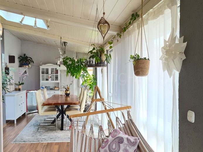 ++ TOP ANGEBOT ++ HELLES EIN - ZWEIFAMILIENHAUS MIT VIEL PLATZ UND VIELEN DETAILS! – BLICK IN DEN WINTERGARTEN