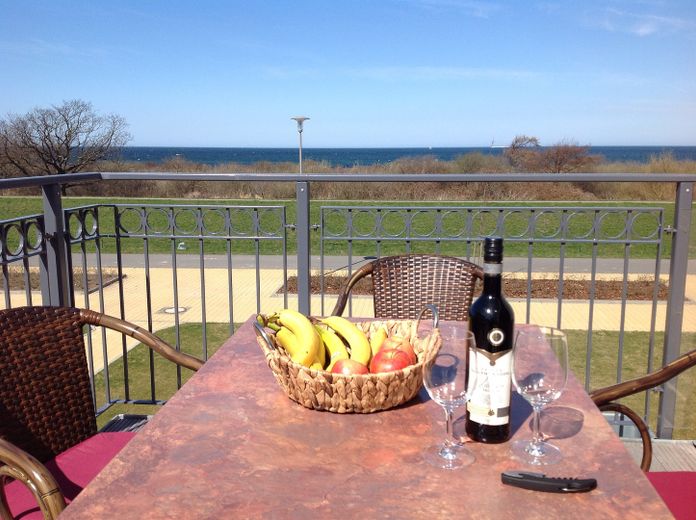 Baltic Sea luxury holiday apartment in Villa Bernstein directly by the sea, 1st line, 1AAA, modern investment property – Unverbaubarer weiter Meerblick