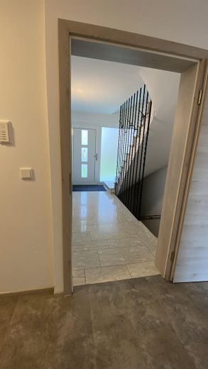 Treppenhaus/Eingangstüre