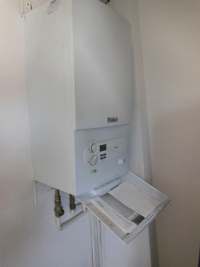 2. Etage Dachgeschoß, Hell und Ruhig – Heiztherme in d. Küche