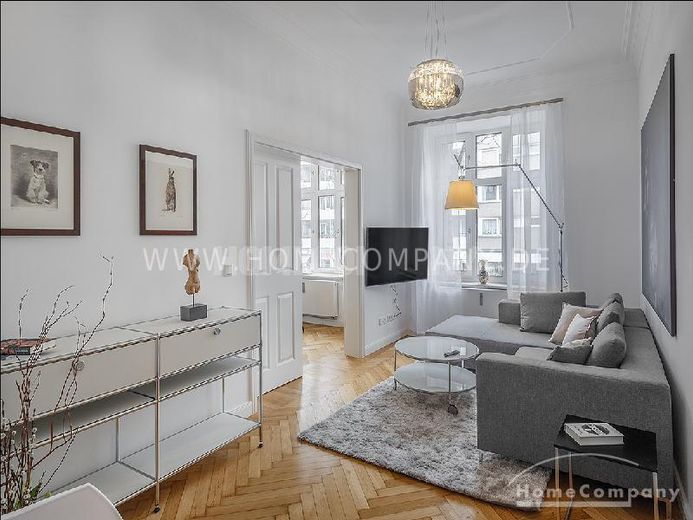 Kernsanierte und hochwertig möblierte 4-Zimmer-Wohnung mit Balkon – b0d1aa5f435d2c0d979caded6d5de280231ac6bf.jpg