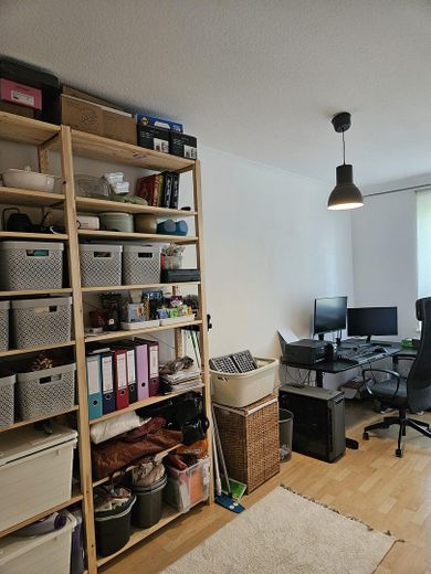Diese gemütliche 3-Zimmer-Wohnung liegt zentral in Lübeck nahe der Autobahn – Zimmer