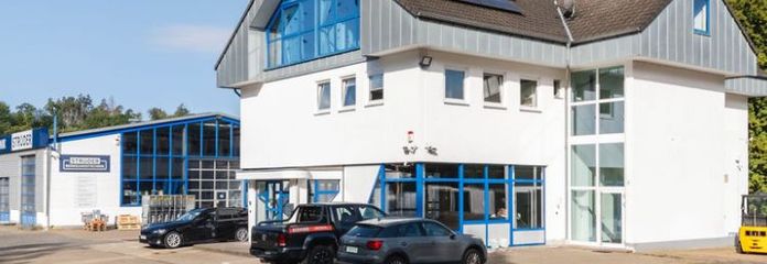 TOP Büroeinheit - 3 Büros, Küche/Aufenthalt und 2 WC-Einheiten - Gewerbegebiet Raubach zu vermieten!