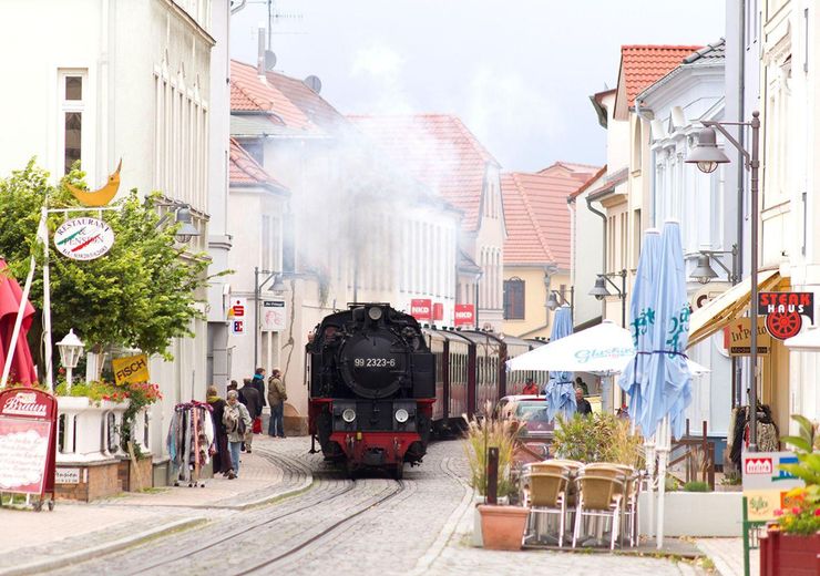 Dein Traum - eine eigene Pension an der Ostseeküste! – Attraktion Molli-Bäderbahn