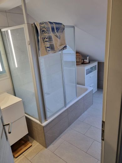 Bad mit Badewanne