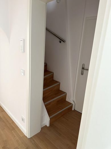 Rarità nella valle del Mühlbach – completamente ristrutturata vicino all'Ospedale universitario di Essen – Eingangsbereich 1. OG/DG 