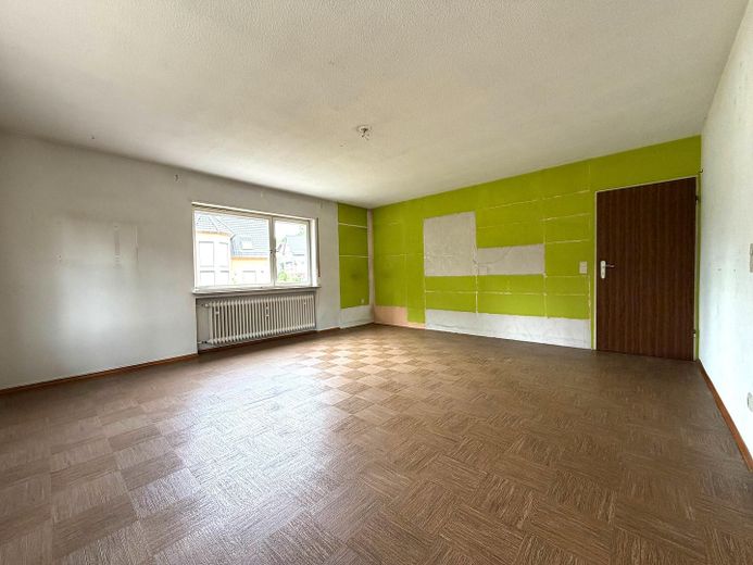 Freistehendes 2-Familienhaus * in MÜHLHAUSEN – EG, Wohnzimmer