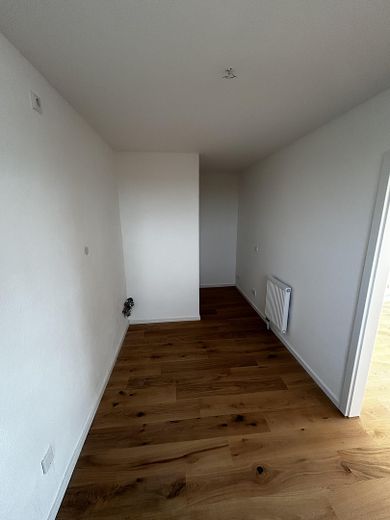 2-Zimmer-Wohnung in Augsburg – kernsaniert, Balkon, Weitblick, bezugsfertig – Küche