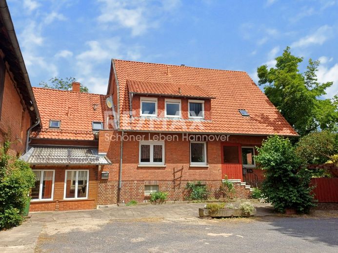 Resthof mit 3.642 m² Grundstück in Springe OT Alversrode – Haus Hof