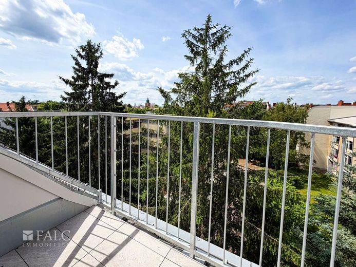 Über den Dächern Berlins: 3-Zimmer-Maisonette mit Südwest-Terrasse - sofort frei! – Terrassenblick