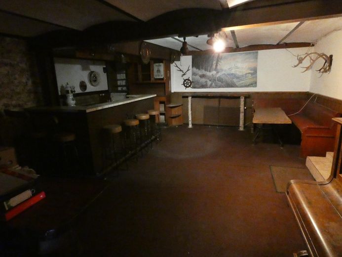 Mehrfamilienhaus mit Südlage und traumhaftem Ausblick – Partykeller EG