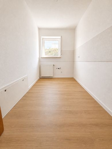 Frisch renovierte 3-Zimmer-Wohnung mit Balkon & Stellplatz in Weikersheim – Küche