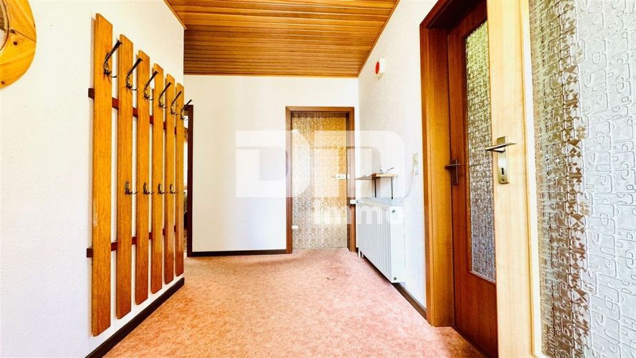 Solider Familien-Bungalow mit großem Potenzial in ruhiger Lage mit Wintergarten und Garage – EG Flur / Diele