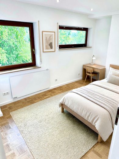 Einziehen & Wohlfühlen – hochwertig renoviertes Reihenendhaus mit Garten, Garage & PV – OG_Kinderzimmer_Impression KI