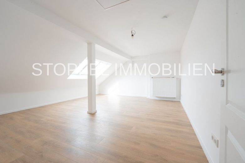 Stylische Dachgeschosswohnung mit City-Flair in Bielefeld Mitte – Schlafzimmer