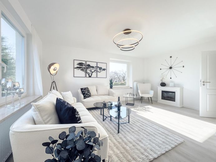 Lichtdurchflutetes Wohnzimmer