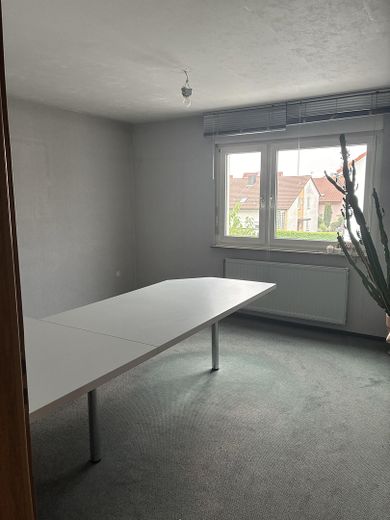 Wolnostojący dom dwurodzinny z potencjałem i dużym ogrodem, 170 m² – Schlafzimmer OG