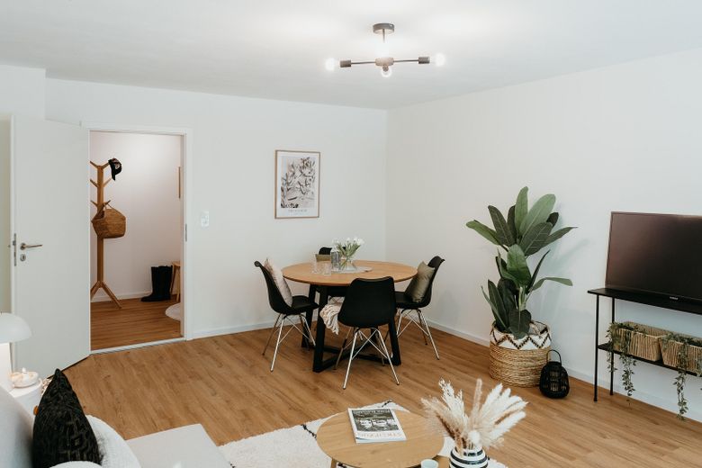Wohnzimmer mit Essbereich