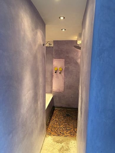 Appartement ancien de 2 pièces entièrement rénové à Stuttgart-Plieningen – Bad