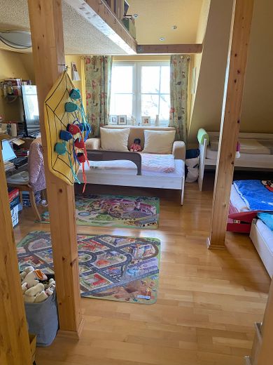 Gepflegtes Zweifamilienhaus in Essen-Kupferdreh – Kinderzimmer/ Büro mit Empore