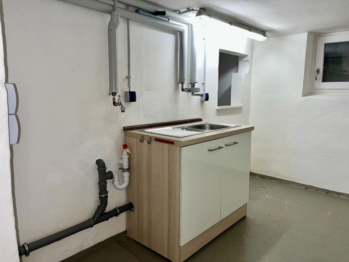 Neuwertig saniertes EFH mit großem Grund in bester Lage - provisionsfrei – Waschkeller