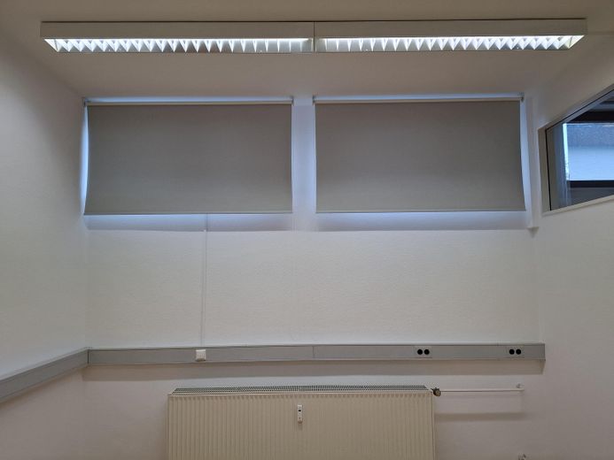 Barrierefreie, helle Büro/Praxisräume in Filderstadt Bernhausen – Raum Nord mit Rollo